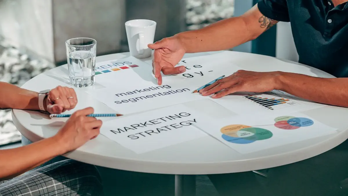 Análisis de Brandwatch por Like Subscribe Club